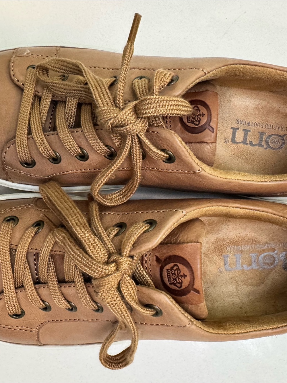 Born Women's Tan Leather Low-Top Sneakers